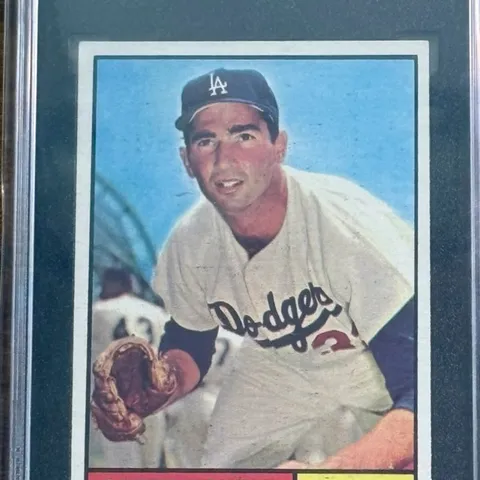 Any time I see a 1961 Topps this centered I try to snag it. Hard to find with good front and back centering!